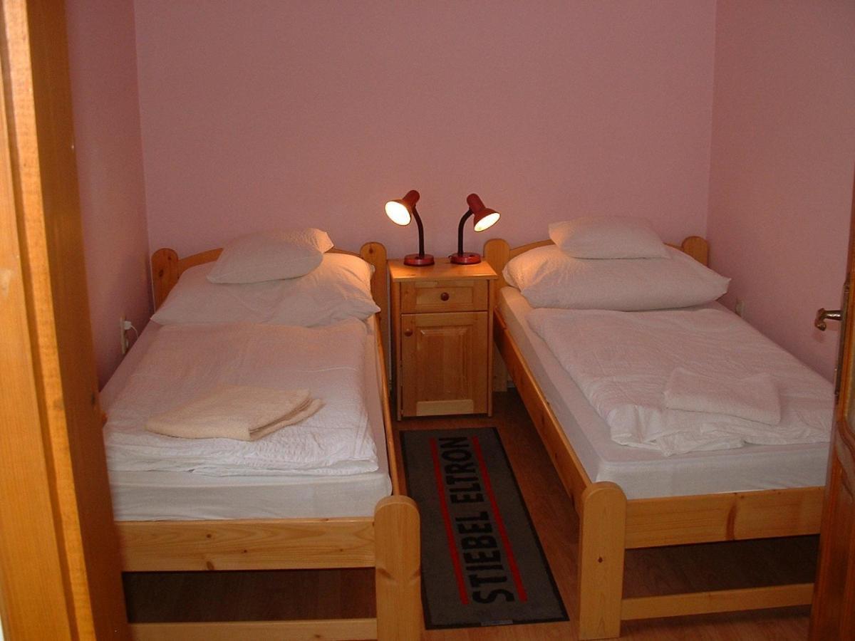 Apartmanház Cédrus 8. Zalakaros Quarto foto